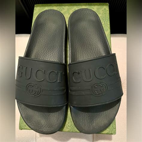 pursuit logo slide sandal gucci